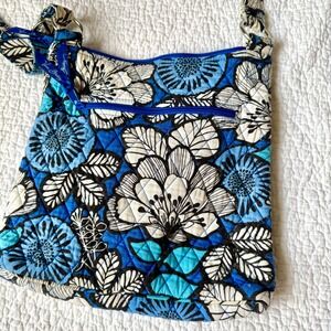 Vera Bradley Hipster Crossbody Bag Retired Pattern Blue Bayou Floral Quilted